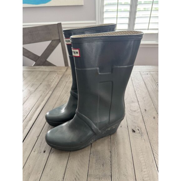 HUNTER Kellan Wedge Heel Mid Calf Rubber Rain Boots Grey Green Size 8M 9F - Picture 4 of 8